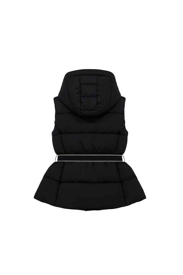 겨울철 따뜻함과 스타일을 책임지는 볼마커 벨트 패딩베스트 블랙입니다. 부드러운 나일론 소재와 두꺼운 두께감으로 뛰어난 보온성을 제공하며, 캐주얼, 스포티, 미니멀한 스타일을 연출하기 좋습니다. 허리 라인을 잡아주는 벨트 디테일이 돋보이며, 탈부착 가능한 후드로 다양한 스타일링이 가능합니다. 일상생활과 출근룩에 모두 잘 어울리는 레귤러 핏의 여성 패딩 베스트입니다. 블랙 컬러로 어떤 옷에도 쉽게 매치할 수 있어 활용도가 높습니다.
