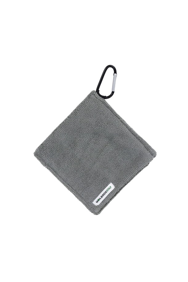 스마일 디자인이 돋보이는 다크 그레이 컬러의 스마일 사각 골프 볼타올입니다. 부드러운 면 소재로 제작되어 뛰어난 흡습 기능을 제공하며, 골프 라운딩 시 유용하게 사용됩니다. 캐주얼 및 스포티 스타일의 골프룩에 잘 어울리며, 후크 디자인으로 간편하게 탈부착할 수 있습니다. 스마일 패턴이 필드 위에서 긍정적인 에너지를 선사하는 골프 필수템입니다.
