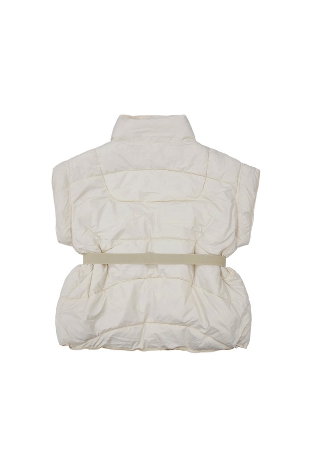 캐주얼, 스포티 무드의 "리버 벨트 패딩 IVORY"입니다. 아이보리 컬러의 무지 디자인으로, 겨울철 일상에서 따뜻하게 착용하기 좋습니다. 나일론 소재의 두꺼운 패딩으로 부드러운 촉감을 선사하며, 크롭 기장과 퍼프 실루엣이 특징입니다. 집업과 벨트 여밈 방식으로 스타일리시함을 더했으며, 오버핏으로 편안하게 연출할 수 있습니다. 
