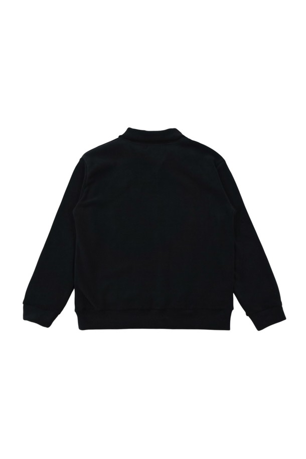 MEN'S 스미스 라이트 덤블 아노락 상의는 남성용 상의로, 캐주얼, 스포티, 미니멀한 스타일을 연출하기 좋습니다. 가을과 겨울에 적합하며, 일상 및 출근룩으로 활용하기 좋습니다. 블랙 컬러의 무지 디자인으로, 하프넥과 오버핏, 긴 소매, 두꺼운 두께감으로 보온성을 높였습니다. 부드러운 촉감의 아노락 디자인이 특징인 크롭 기장의 상의입니다.
