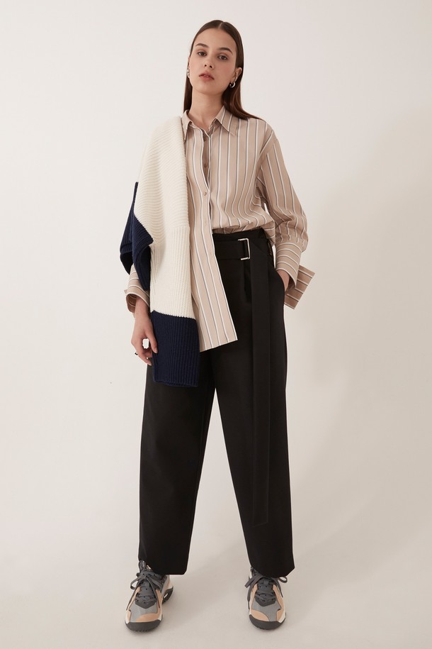 Le yiel - 롱/미디팬츠 - Tuck Detail Long Pants_Navy 턱 디테일 롱 팬츠_네이비 (코튼)