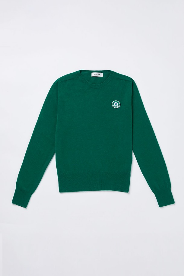 캐시미어 홀가먼트 라운드 GR은 부드러운 촉감의 캐시미어, 울, 레이온, 나일론 혼방 소재로 제작되어 봄, 가을 시즌에 착용하기 좋습니다. 무봉제 홀가먼트 기법으로 제작되어 편안한 착용감을 선사하며, 데일리웨어는 물론 출근룩, 모임룩 등 다양한 TPO에 활용할 수 있습니다. 베이직한 디자인에 NITINA 와펜 장식으로 포인트를 더했으며, 라운드넥과 긴소매, 레귤러 기장으로 클래식, 미니멀, 캐주얼 스타일 모두 소화 가능합니다. 두꺼운 두께감으로 따뜻함을 유지하며, 자연스러운 핏으로 편안하게 착용할 수 있습니다. 그린(Green), 블랙(Black), 피에스타 레드(Fiesta Red), 멜란지 그레이(Melange Grey) 4가지 색상으로 만나보세요.
