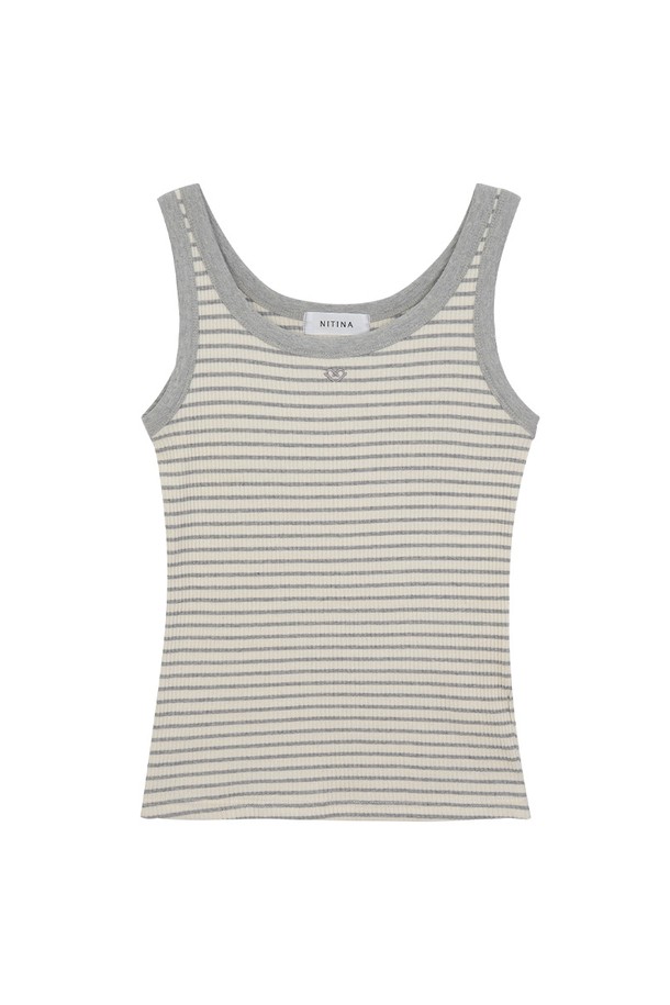 아카이브 슬리브리스 2 멜란지 그레이/스트라이프는 여성용 슬리브리스로, 멜란지 그레이, 화이트, 블랙 세 가지 색상으로 제공됩니다. 봄, 여름, 가을, 세 계절 모두 착용 가능하며, 베이직하면서도 스포티한 스타일을 연출합니다. 면과 스판덱스 혼방 소재로 제작되어 부드러운 촉감과 뛰어난 신축성, 통기성을 자랑하며, 라운드넥과 레귤러핏으로 편안하게 착용할 수 있습니다. 하트 자수 디테일이 포인트이며, 단독 또는 이너로 활용하기 좋습니다. 피트니스룩 또는 요가/필라테스룩, 스포티 및 미니멀 스타일을 선호하는 분들께 추천합니다.