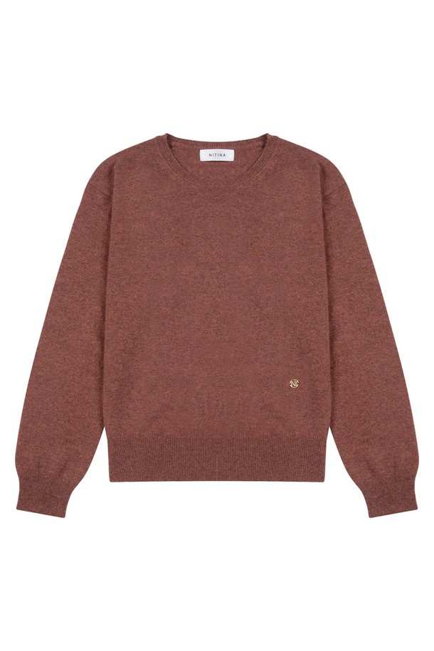 캐시미어 100% 라운드 풀오버 BR은 여성 골프룩 또는 일상복으로 활용하기 좋은 상의입니다. 부드러운 촉감의 프리미엄 캐시미어 100% 소재로 제작되어 가을, 겨울 시즌에 따뜻하게 착용할 수 있습니다. 베이직하고 클래식한 스타일의 무지 디자인에 레귤러핏으로 편안한 착용감을 선사합니다. 라운드넥과 긴 소매 기장으로 어떤 하의에도 잘 어울리며, 두꺼운 두께감으로 보온성을 높였습니다.
