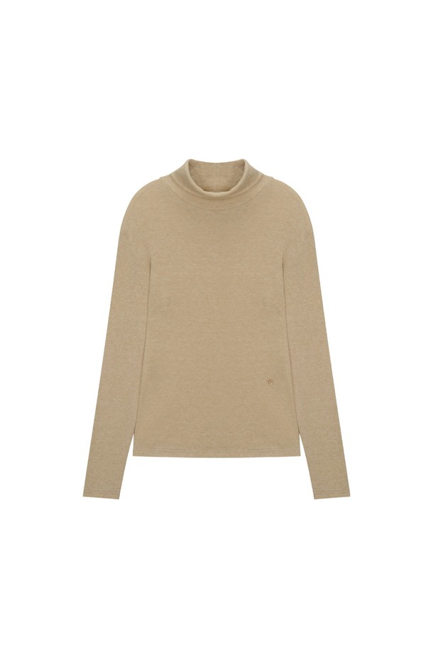 베이직 이너 티셔츠 M/B는 남성용 상의입니다. 부드러운 면 소재로 제작되어 편안한 착용감을 선사하며, 레귤러핏과 라운드넥 디자인으로 깔끔한 실루엣을 연출합니다. 베이지 컬러와 무지 패턴으로 미니멀하고 베이직한 스타일을 완성하며, 봄, 가을, 겨울 시즌에 활용하기 좋습니다. 얇은 두께와 긴소매 기장으로 이너웨어 또는 단독으로도 활용 가능한 실용적인 아이템입니다.
