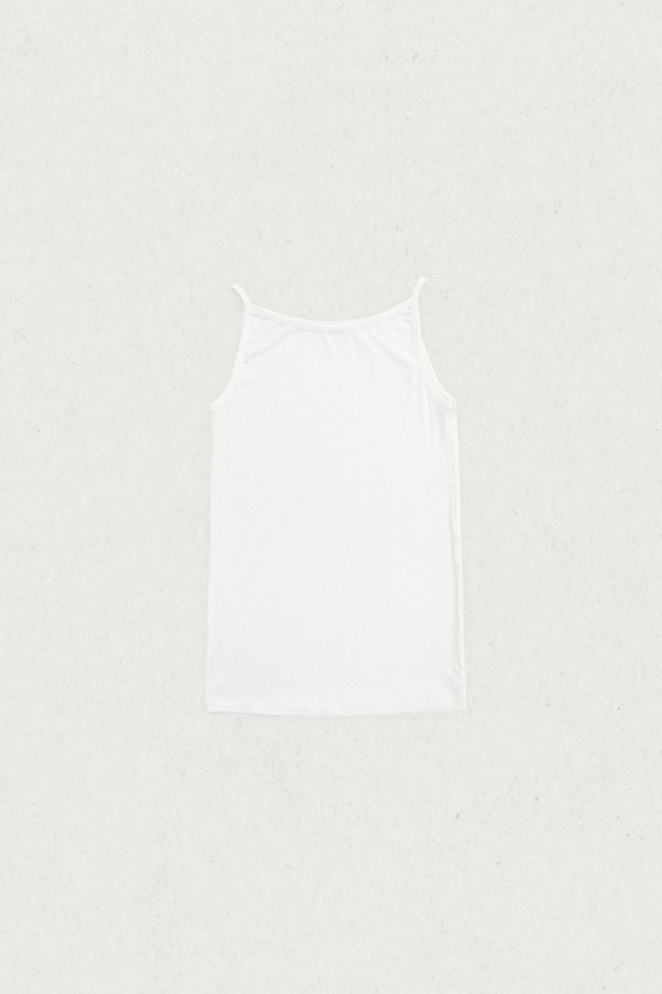 **골지 슬리브리스 (3컬러)**는 부드러운 레이온과 스판덱스 혼방 소재로 제작되어 편안한 착용감을 선사합니다. 슬림핏 디자인과 라운드넥으로 깔끔한 실루엣을 연출하며, 골지 패턴이 은은한 포인트를 더합니다. 봄, 여름 시즌 데이트룩이나 카페룩에 매치하기 좋으며, 미니멀, 캐주얼, 클래식 스타일을 즐겨 입는 여성에게 추천합니다. 바인딩 디테일과 신축성으로 활동성을 높였으며, 단독 또는 이너웨어로 활용 가능합니다. 화이트, 멜란지그레이, 블랙 3가지 기본 컬러로 출시되어 다양한 스타일링에 활용할 수 있습니다.
