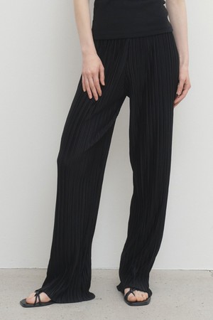 [3/25 예약배송] 플리츠 밴딩 팬츠