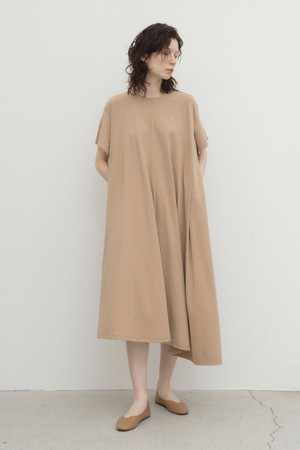 키튼 사선 플레어 원피스