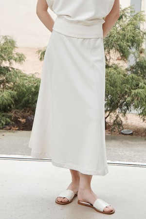 페탈 볼륨 플레어 스커트