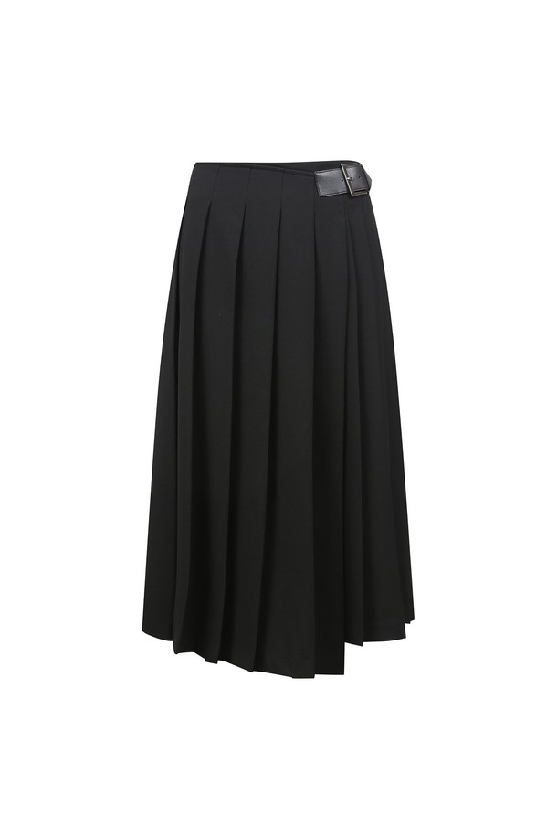 여성 사이드 버클 장식 맥시 스커트 L21D3PC181_BK입니다. 캐주얼한 스타일의 맥시 스커트로, 허리 부분 사이드 버클 장식이 포인트입니다. 신축성 있는 폴리에스테르, 레이온, 폴리우레탄 혼방 소재로 제작되어 편안한 착용감을 선사합니다. 중간 두께감에 기계 주름 플리츠 디테일이 돋보이며, 블랙과 멜란지 그레이 두 가지 색상으로 만나볼 수 있습니다. 동네 마실룩이나 여행룩에 미니멀하고 클래식한 무드를 더해줍니다.

