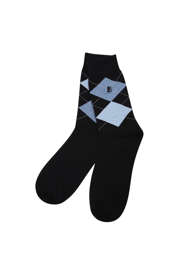 남성 아가일 패턴 중목 양말 L11D3SC101_BK는 면, 폴리에스터, 나일론, 폴리우레탄, 고무 소재로 제작된 남성용 양말입니다. 캐주얼, 클래식, 미니멀 스타일을 추구하는 분들을 위한 타운 캐주얼, 산책룩에 어울리는 디자인입니다. 중간 두께의 중목 기장으로, 아가일 패턴과 신축성이 특징입니다. 블랙(BK) 컬러의 단품으로 제공되며, 일상생활에서 편안하게 착용할 수 있습니다.
