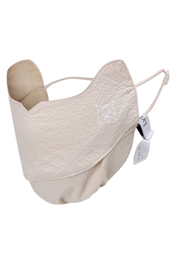 여성 볼가리개 마스크 L21E2AC351_BG는 가볍고 편안한 착용감을 선사하는 일회용 마스크입니다. 베이지 색상의 무지 디자인으로, 미니멀하고 캐주얼한 스타일을 연출하며, 동네 마실룩에 잘 어울립니다. 폴리에스테르 소재로 제작되어 사계절 내내 사용할 수 있으며, 얇은 두께감으로 답답함 없이 착용 가능합니다. 귀걸이형 디자인과 볼가리개가 특징으로, 얼굴 전체를 부드럽게 감싸주어 편안함을 더합니다.
