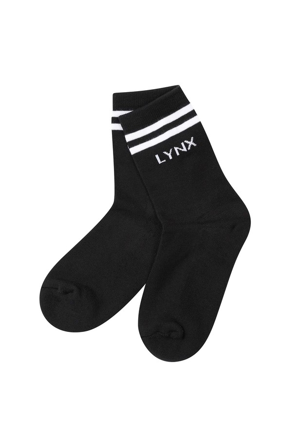 [25FW] 여성 띠배색 중목 양말 L21E3SC252_BK는 부드러운 촉감의 면, 폴리에스테르, 폴리우레탄, 나일론, 고무 혼방 소재로 제작된 여성 골프 양말입니다. 중간 두께감의 중목 길이로, 블랙, 그린, 화이트, 핑크 4가지 색상의 스트라이프 패턴이 돋보이며, 신축성이 뛰어나 편안한 착용감을 제공합니다. 바닥 파일 구조와 바닥 보강으로 내구성을 높여 활동적인 골프 라운딩에 적합합니다.
