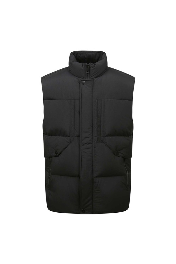 [25FW] 남성 방풍 H/ZIP SET 덕 다운베스트 L11E4JV389_BK는 남성용 다운베스트로, 가을과 겨울철 골프 및 일상생활에서 활용하기 좋습니다. 블랙과 베이지 두 가지 색상으로 출시되었으며, 스포티하면서도 캐주얼한 스타일을 연출할 수 있습니다. 레귤러핏, 레귤러 기장의 무지 디자인에 집업 여밈 방식으로 편의성을 더했습니다. 나일론과 폴리에스터 혼방의 두꺼운 소재에 오리솜털과 오리깃털 충전재를 사용하여 방풍 및 보온 기능을 갖췄습니다.
