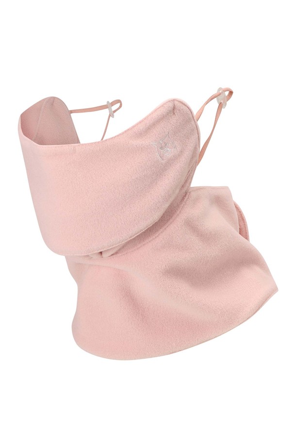 **[25FW] 여성 플리스 방한 마스크 L21E4AC253_PK**는 추운 겨울, 당신의 따뜻함을 책임질 필수 아이템입니다. 부드러운 플리스 소재로 제작되어 뛰어난 보온성을 제공하며, 얼굴과 목 부분을 포근하게 감싸줍니다. 코 부분 와이어와 귀 부분 스토퍼가 있어 사이즈 조절이 용이하며, 핑크 블랙, 베이지 두 가지 색상으로 출시되어 다양한 겨울 데일리룩에 미니멀, 클래식, 캐주얼 스타일 모두 연출하기 좋습니다. 안감 처리가 되어 있어 더욱 따뜻하고 편안하게 착용할 수 있으며, 신축성이 좋아 활동성 또한 보장합니다.
