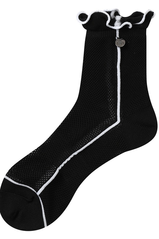 여성 라이닝 메쉬 중목 양말 L21E1SC253_BK는 골프 및 스포츠 활동에 적합한 여성용 양말입니다. 블랙과 아이보리 화이트 두 가지 색상으로 출시되었으며, 메쉬 패턴으로 통기성이 우수합니다. 폴리에스터, 나일론, 폴리우레탄, 고무 소재로 제작되어 신축성이 좋고 편안한 착용감을 제공합니다. 중목 길이 디자인에 펜던트 디테일이 더해져 스포티하면서도 캐주얼한 스타일을 연출하며, 비침 없는 디자인으로 제작되었습니다. 골프룩, 피트니스룩, 러닝룩 등 다양한 TPO에 매치하기 좋습니다.
