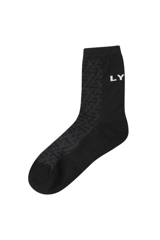 [25FW] 남성 자카드 중목 양말 L11E3SC301_BK는 가을, 겨울 시즌 골프 활동에 적합한 남성용 양말입니다. 블랙 컬러의 자카드 패턴 디자인이 특징이며, 중목 길이로 안정적인 착용감을 제공합니다.
