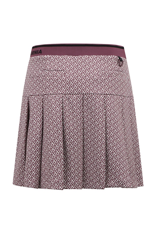 **[25FW] 여성 자카드 큐롯**

이번 시즌, 필드를 압도할 여성 골프룩을 완성해보세요. [25FW] 여성 자카드 큐롯은 가을과 겨울 시즌에 적합하며, 스포티한 스타일을 연출합니다. 퍼플 컬러에 로고 자카드 패턴이 돋보이며, 숏 기장과 플리츠 디자인으로 활동성을 높였습니다. 폴리에스테르, 폴리우레탄, 나일론 혼방 소재로 제작되어 신축성 있는 착용감을 선사하며, 전체 밴딩 허리와 안감으로 편안함을 더했습니다.
