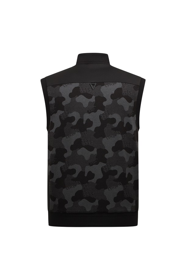 [25FW] 남성 카모 패턴 자카드 소재 오픈형 베스트 L11E3TF313_BK는 남성 골프룩을 위한 스포티한 스타일의 베스트입니다. 가을, 겨울 시즌에 적합하며, 블랙 컬러의 레귤러 핏으로 제작되었습니다. 하이넥 디자인과 민소매 스타일, 오픈형 여밈 방식이 특징이며, 부드러운 촉감의 자카드 소재와 신축성이 뛰어난 폴리에스테르 및 폴리우레탄 혼방으로 제작되었습니다. 카모 패턴이 돋보이며, 안감이 있어 보온성을 높였습니다.
