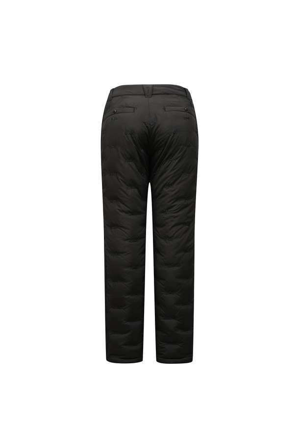 **[25FW] 여성 로고 자수 튜브 다운 팬츠 L21E4PT385_BK**는 여성 골프 및 일상 착용을 위해 디자인된 다운 팬츠입니다. 가을, 겨울 시즌에 적합하며, 스포티한 스타일을 연출합니다. 블랙과 아이보리 두 가지 색상으로 출시되었으며, 튜브 소재를 사용하여 보온성을 높였습니다. 덕다운 80%, 덕페더 20% 충전재를 사용하여 따뜻하고 부드러운 착용감을 제공하며, 레귤러 핏으로 편안하게 착용 가능합니다. 허리 밴딩과 로고 자수 디테일이 특징이며, 캐주얼한 겨울 데일리룩 또는 골프룩에 활용하기 좋습니다.
