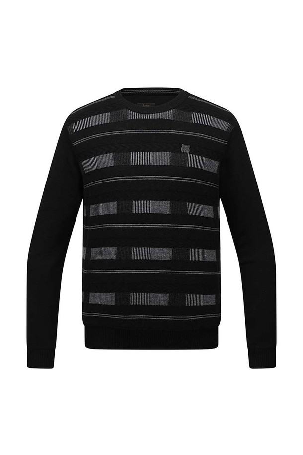 [25FW] 남성 라운드 넥 방풍 니트 L11E4SR224_BK는 가을, 겨울 시즌 골프 활동에 적합한 남성용 니트입니다. 블랙과 블루 컬러의 스트라이프 패턴이 스포티한 무드를 자아내며, 레귤러 핏과 긴 소매 기장으로 편안한 착용감을 제공합니다. 울, 나일론, 아크릴, 폴리에스테르 혼방 소재로 제작되어 중간 두께감과 약간의 신축성을 갖췄으며, 방풍 기능과 안감이 더해져 추운 날씨에도 따뜻하게 착용할 수 있습니다. 라운드넥 디자인으로 클래식한 스타일을 연출하며, 골프웨어로 활용하기 좋습니다.
