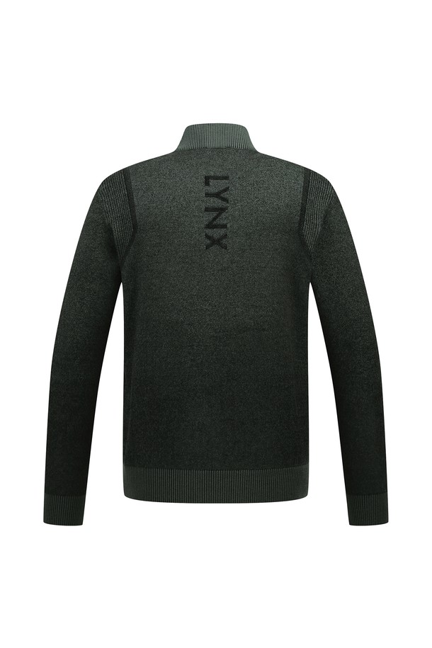 **[25FW] 남성 우븐 배색 집업 L11E4SR325_KH**는 가을과 겨울에 착용하기 좋은 남성용 집업 스웨터입니다. 카키 멜란지 그레이 컬러에 DTP 원단으로 앞판 배색 포인트를 주어 세련된 디자인을 연출합니다. 하프집업 스타일에 긴소매 기장으로 제작되었으며, 신축성이 약간 있는 레이온, 폴리에스터, 나일론, 폴리우레탄 혼방 소재로 편안한 착용감을 제공합니다. 중간 두께감에 기모 안감으로 보온성을 높였으며, 골프, 가을 나들이, 겨울 데일리룩 등 다양한 TPO에 활용 가능합니다. 캐주얼, 클래식, 미니멀 스타일을 즐겨 입는 남성에게 추천합니다.
