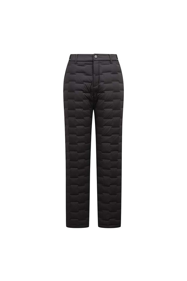 [베이직라인] 남성 일자핏 다운 팬츠 L12E4PT026_BK는 겨울철 추위를 효과적으로 막아주는 남성용 다운 팬츠입니다. 튜브 원단 디자인과 퀼팅 라인 없이 깔끔하게 제작되었으며, 일자핏으로 어떤 스타일에도 편안하게 매치할 수 있습니다. 블랙과 베이지 두 가지 색상으로 출시되어 골프를 즐길 때나 일상에서도 활용 가능합니다. 폴리에스테르, 폴리우레탄, 덕다운 소재를 사용하여 보온성을 높였으며, 허리 포켓을 내장하여 실용성을 더했습니다. 겨울 데일리룩과 골프룩에 클래식, 미니멀, 캐주얼 무드를 더해보세요.
