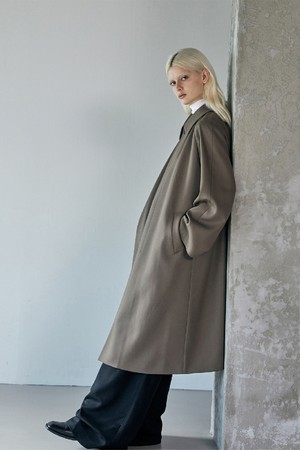 Rohe wool spread collar coat _ Taupe