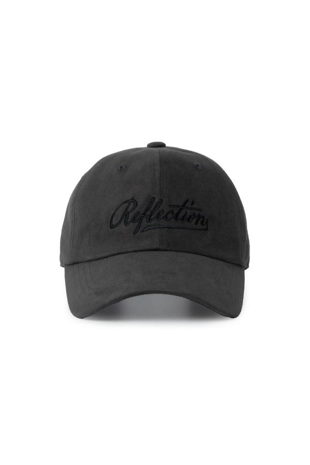 리플렉션 SC. 로고 볼캡 차콜은 심플한 디자인과 데일리 캐주얼 스타일을 위한 볼캡입니다. 부드러운 면 소재로 제작되어 편안한 착용감을 제공하며, 봄, 여름, 가을 계절에 착용하기 좋습니다. 일반적인 모자 깊이와 챙 넓이로 제작되었으며, 차콜 컬러에 로고 자수 디테일이 돋보입니다. 캐주얼, 미니멀 스타일을 즐겨 입는 분들께 추천합니다.
