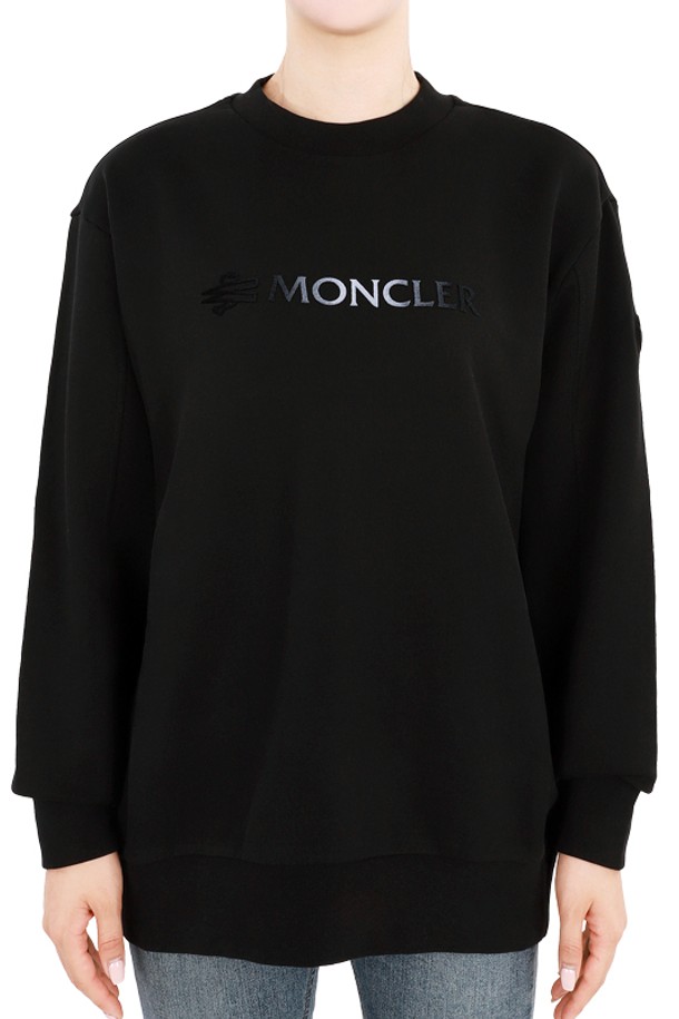 MONCLER - 긴팔티셔츠 - 몽클레어 여성 암로고 패치 레터링 맨투맨(블랙) 8G00011 809KR 999