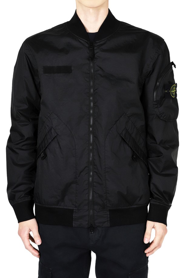 STONE ISLAND - 블루종/점퍼 - 스톤 남성 와펜 패치 나일론 봄버 자켓(블랙) K1S15 4100004S0A21 V0029