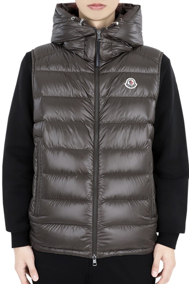 MONCLER - 베스트 - 몽클레어 남성 BARANT 다운 후드 패딩 조끼(브라운) 1A00062 597EX 243