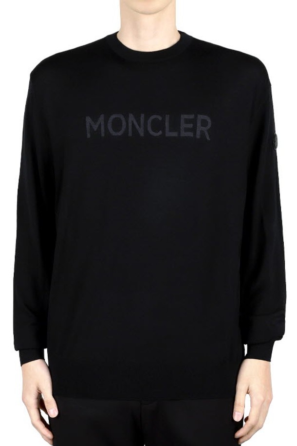 MONCLER - 스웨터 - 몽클레어 남성 로고 프린트 울 스웨터 니트(블랙) 9C00011 M1180 999