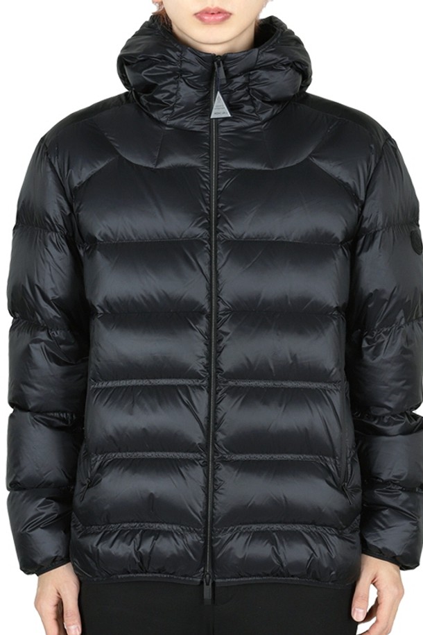 MONCLER - 다운/패딩 - 몽클레어 남성 VIANI 다운 패딩 자켓(블랙) 1A00196 5981Q 786