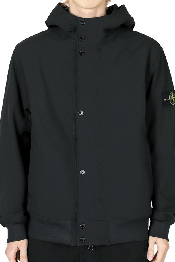 STONE ISLAND - 블루종/점퍼 - 스톤 남성 와펜 패치 라이트 소프트쉘 테크놀로지 자켓(블랙) K1S15 4100090S0A22 V0029