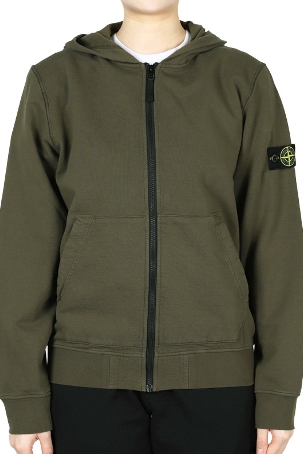 STONE ISLAND - 자켓/점퍼 - 스톤 와펜 패치 후드 집업 자켓(밀리터리그린) K1S16 6100010S0040 V0054 14A (성인착용가능)