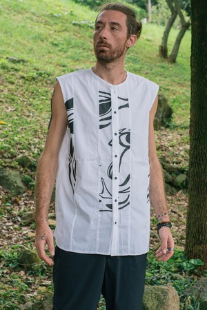 닥터퍼니스트 면 전면 프린트 슬리브리스 셔츠 화이트 FJBMBC74A