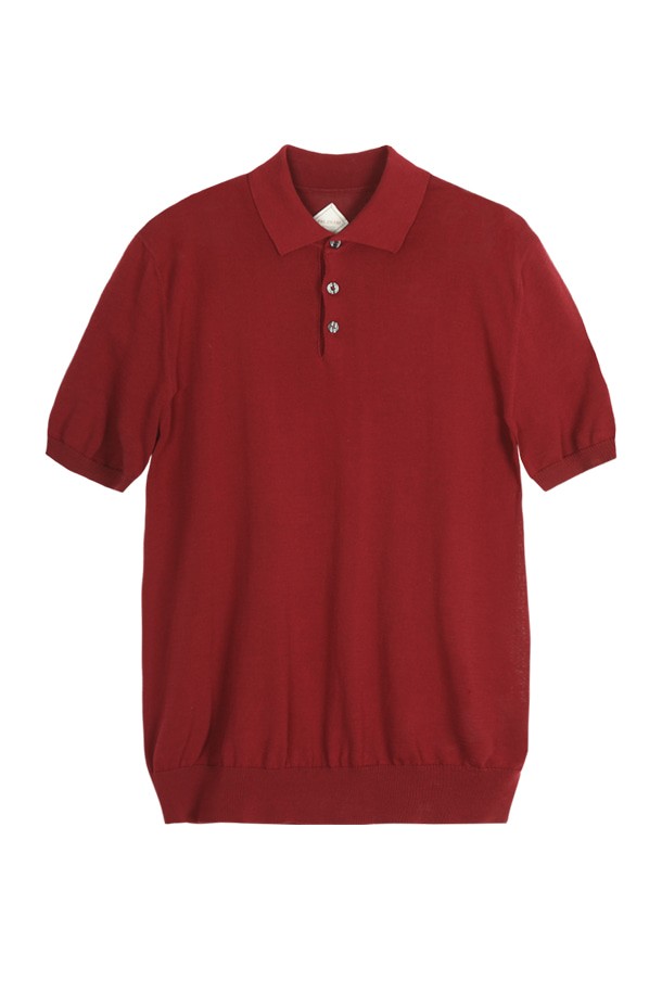 레드 컬러에 면 소재로 제작된 남성용 폴로넥 반팔 니트입니다. 일상생활에서 편안하게 착용할 수 있으며, 봄, 여름 계절에 적합합니다. 베이직한 스타일로 데이트룩, 카페룩 등 다양한 TPO에 활용하기 좋습니다. 캐주얼, 미니멀, 클래식 스타일을 즐겨 입는 남성분들께 추천합니다. 레귤러 핏으로 편안하게 착용 가능하며, 무지 패턴의 디자인입니다.
