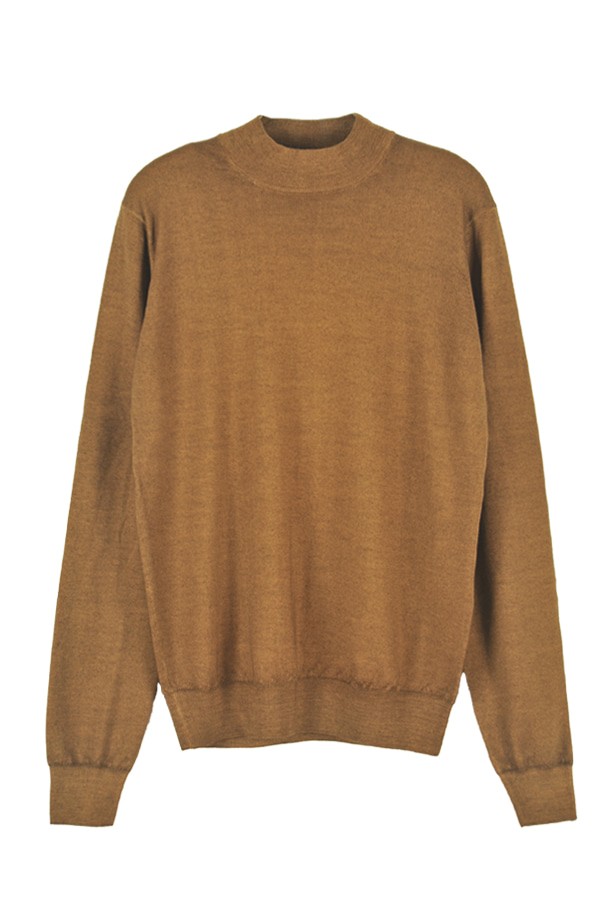 **울 모던 모크넥 니트 브라운카멜 PNDBKT51A**는 가을과 겨울, 겨울 데일리룩을 위한 클래식하고 미니멀한 스타일의 니트입니다. 울 소재로 제작되어 부드러운 촉감을 선사하며, 모던한 무드의 무지 디자인이 특징입니다. 브라운카멜 컬러의 긴소매 모크넥 디자인은 포근함과 세련된 분위기를 동시에 연출합니다. EFFORTLESS LIVING을 지향하는 당신에게 완벽한 선택이 될 것입니다.
