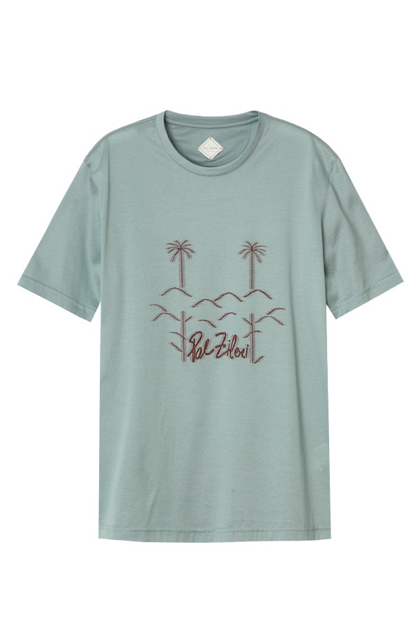 면 야자수 로고 티셔츠 블루 POBCTT99A는 캐주얼 스타일의 남성 티셔츠입니다. 봄, 여름에 착용하기 좋으며, 레귤러 핏과 라운드넥 디자인으로 편안한 착용감을 제공합니다. 메인 소재는 면 100%이며, 야자수 프린트와 로고 무늬가 특징입니다. 반소매 기장의 티셔츠로 일상생활에서 활용하기 좋습니다.
