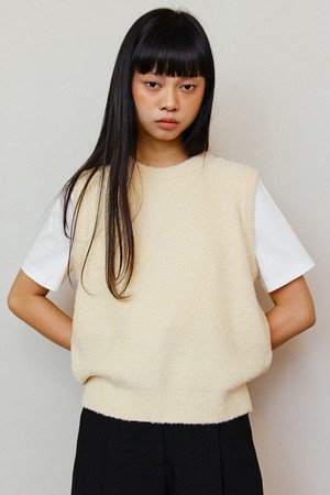 Round Vest Knit - Ivory