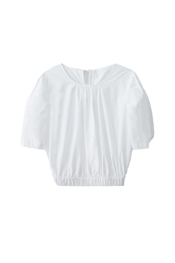 레브 셔링 하프 블라우스 - 화이트는 페미닌한 무드의 여성 블라우스입니다. 라운드넥 디자인에 네크라인 셔링 디테일과 목 뒤 스트랩으로 포인트를 주었습니다. 얇은 두께의 면 소재로 제작되어 여름에도 시원하게 착용 가능하며, 루즈핏으로 편안한 착용감을 선사합니다. 허리 밴딩과 볼륨감 있는 소매가 특징이며, 데이트룩 및 모임룩, 로맨틱 및 미니멀 스타일 연출에 적합합니다.
