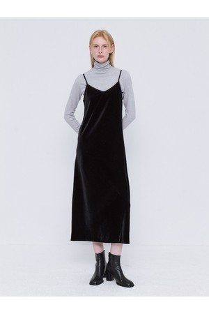 Glossy Velvet Long Sleeveless Dress - Black