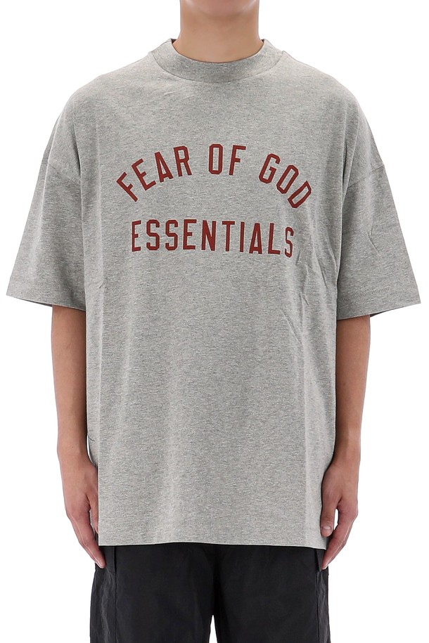 FEAR OF GOD - 반팔티셔츠 - 피어오브갓 에센셜 로고 프린트 반팔 티셔츠 125BT244191F DARK HEATHER