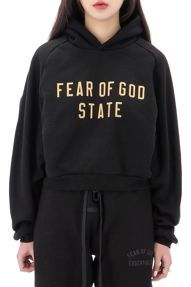 FEAR OF GOD - 긴팔티셔츠 - 피어오브갓 에센셜 로고 프린트 크롭 후드티 192BT247350FW BLACK