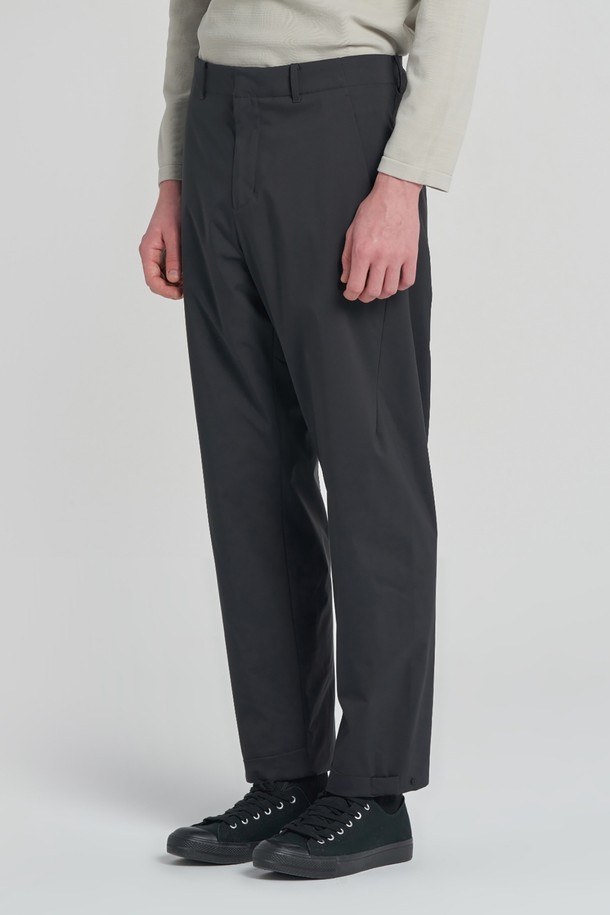 BROMPTON LONDON - 캐주얼팬츠 - CUFFS TAILORED TROUSERS - BLACK (P234MPT114)