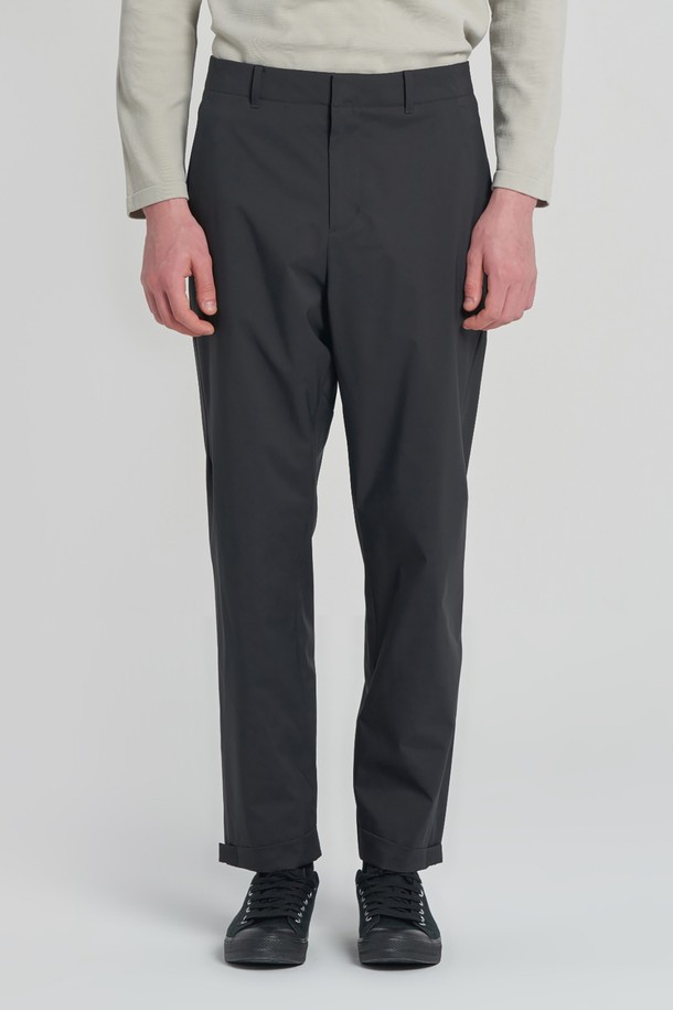 BROMPTON LONDON - 캐주얼팬츠 - CUFFS TAILORED TROUSERS - BLACK (P234MPT114)