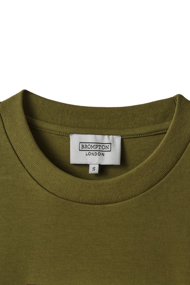 BROMPTON LONDON - 반팔 티셔츠 - CHEST LOGO FLOCK T-SHIRT - OLIVE (P242UTS412)