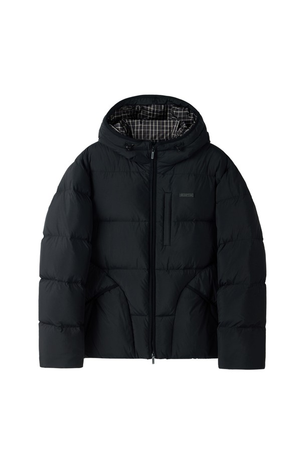 CURVED DOWN - BLACK (P254UDW138)는 겨울철 따뜻함과 스타일을 동시에 만족시키는 블랙 컬러의 남녀 공용 패딩 점퍼입니다. 캐주얼, 스포티 무드의 오버핏 디자인으로, 일상에서 편안하게 착용하기 좋습니다. 나일론 소재로 제작되어 부드러운 촉감과 방풍, 보온 기능을 제공합니다. 두꺼운 두께감과 퀼팅 디테일, 후드 디자인으로 한겨울 추위에도 끄떡없는 따뜻함을 선사하며, 긴 소매와 집업 여밈 방식으로 편리함을 더했습니다. 미니멀한 스타일을 선호하는 분들께 추천하는 아이템입니다.
