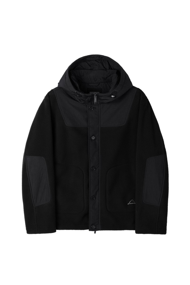 FLEECE JUMPER (플리스 점퍼) - BLACK (P254UFT135)는 겨울철 데일리 아우터로 활용하기 좋은 플리스 점퍼입니다. 블랙 (BLACK) 및 틸 그린 (TEAL GREEN) 두 가지 색상으로 출시되었으며, 캐주얼 스타일의 그리드 조직 플리스 소재로 제작되었습니다. 두꺼운 두께감과 부드러운 촉감으로 따뜻함을 제공하며, 레귤러, 세미오버, 오버핏 등 다양한 핏으로 연출할 수 있습니다. 양면 사용이 가능하며, 후드 충전재, 배색 디테일, 앞판 하단 삼각 자수 로고 및 후드 실리콘 와펜 등의 특징을 갖춘 후드 집업 스타일의 긴소매 점퍼입니다. 겨울 데일리룩, 캠핑룩, 산책룩 등 다양한 TPO에 캐주얼, 고프코어, 미니멀 스타일로 코디할 수 있습니다.
